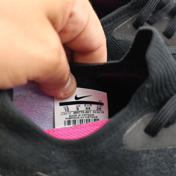 Nike Epic React Flyknit Be True Men's Size 10 Black Rainbow Sneakers AR3772-001 - Picture 3 of 9